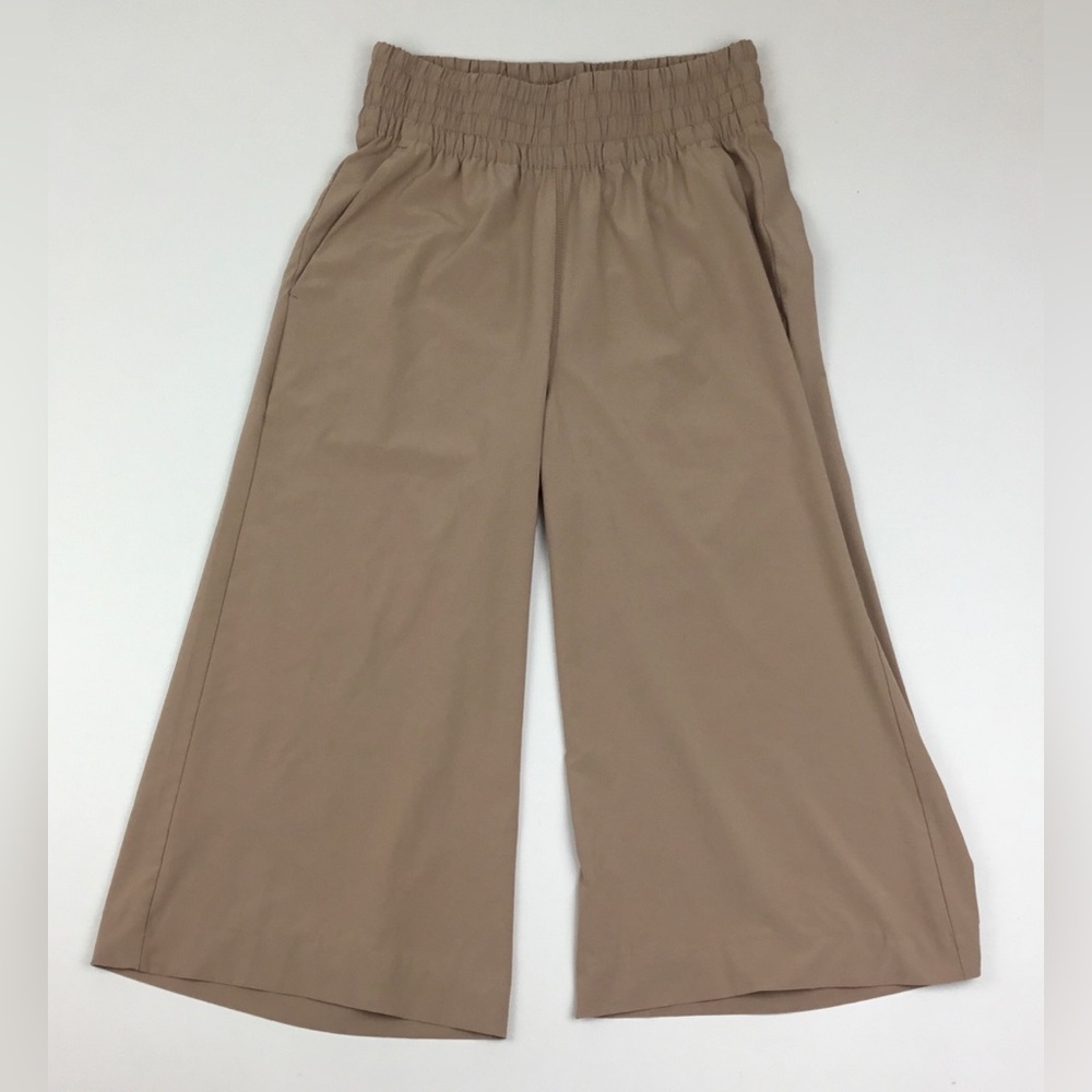 Vuori Villa Wideleg Pant Size XS Beige *Hemmed to 17.5"
